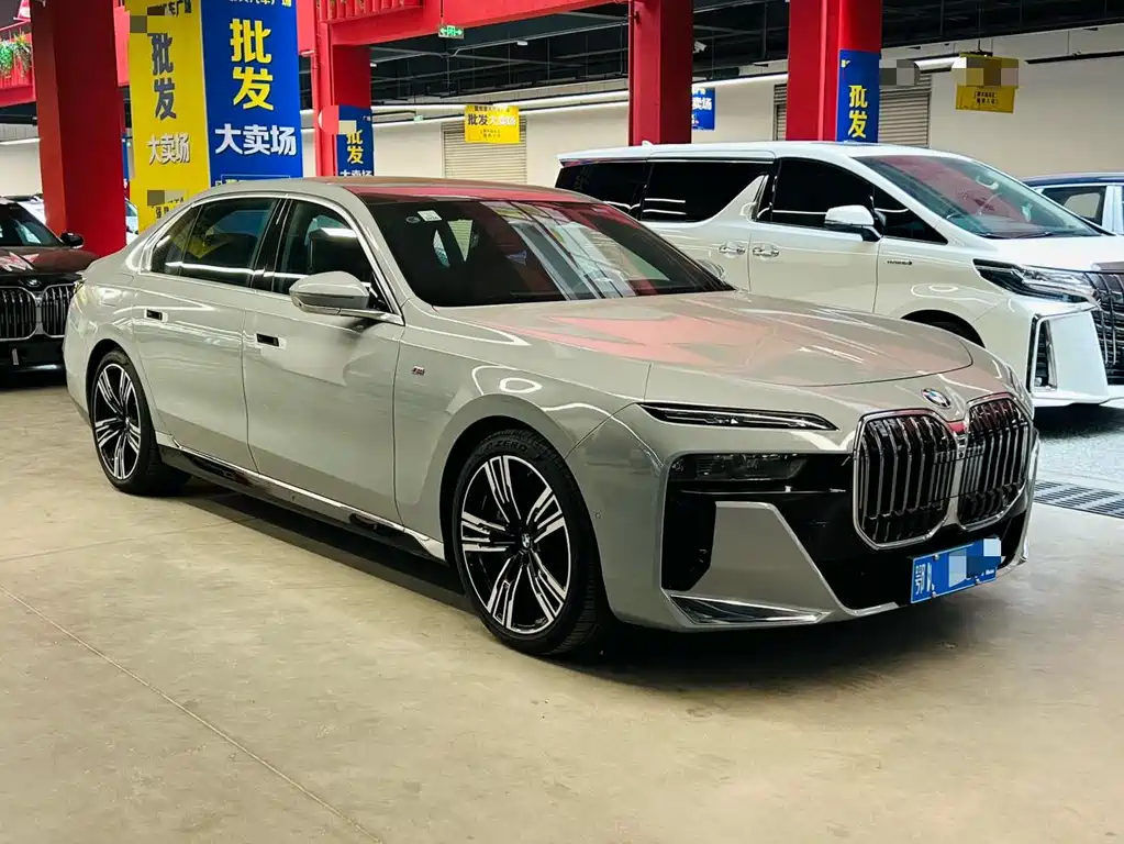 BMW 7 Series — миниатюра 3
