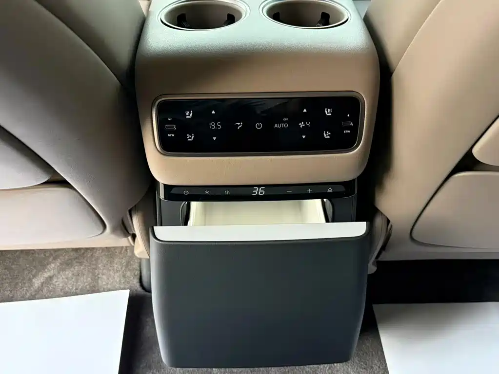 Li Auto Li MEGA — миниатюра 11
