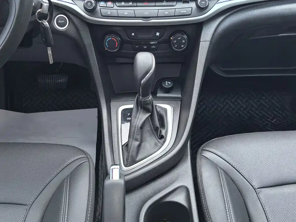 Buick Excelle — миниатюра 11