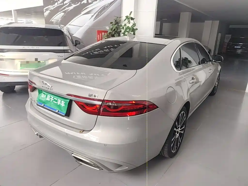 Jaguar XFL — миниатюра 7