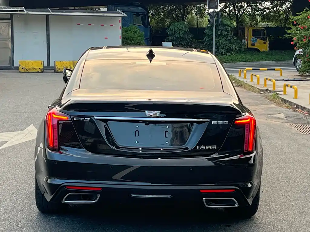 Cadillac CT5 — миниатюра 6