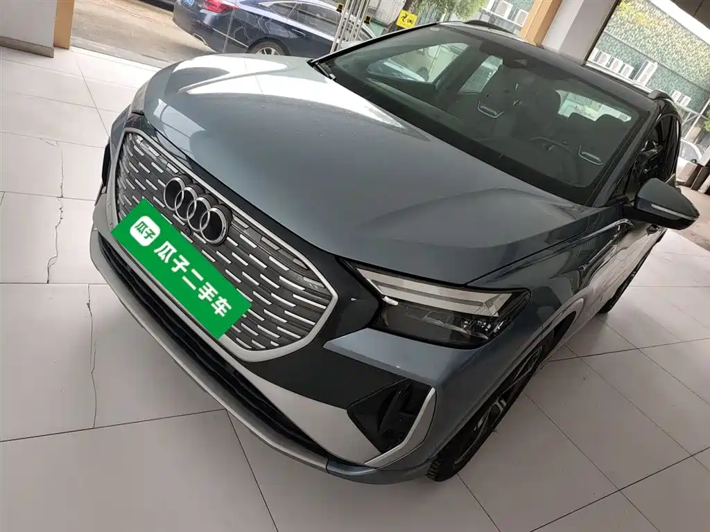 Audi Q4 e-tron 2024