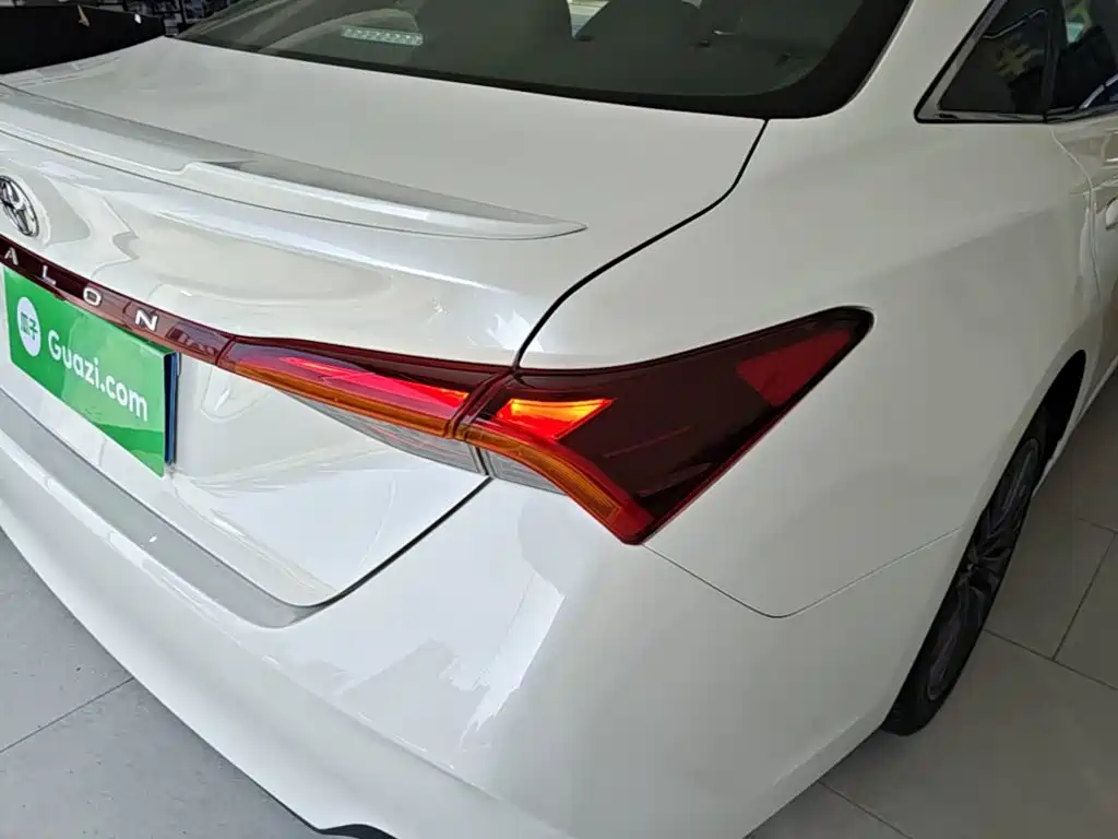 Toyota Avalon — миниатюра 8