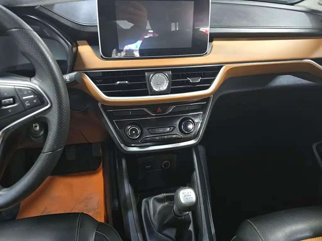 Wuling Hongguang S3 — миниатюра 13