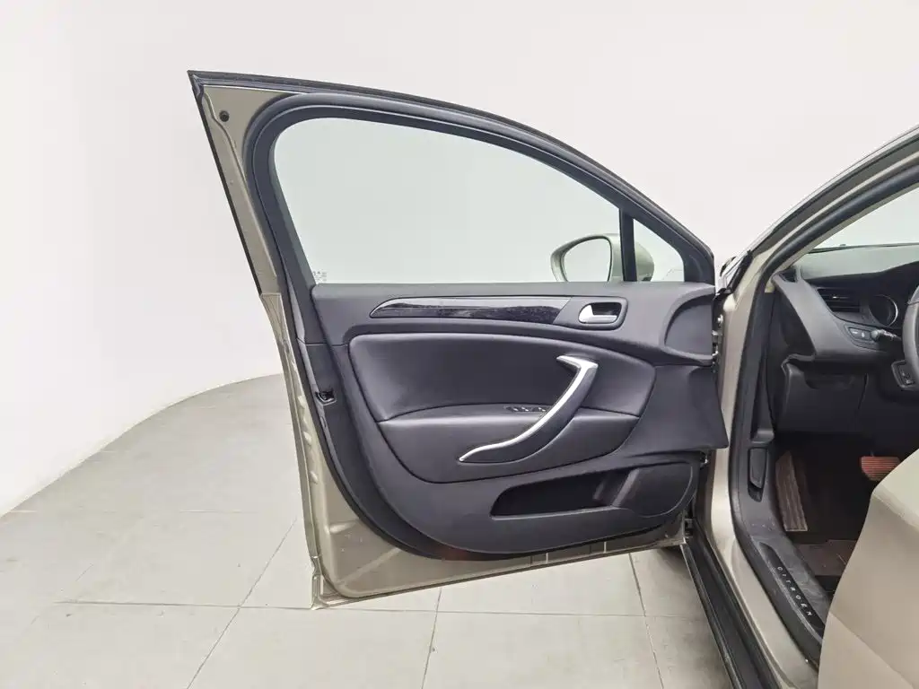 Citroen C5 — миниатюра 8