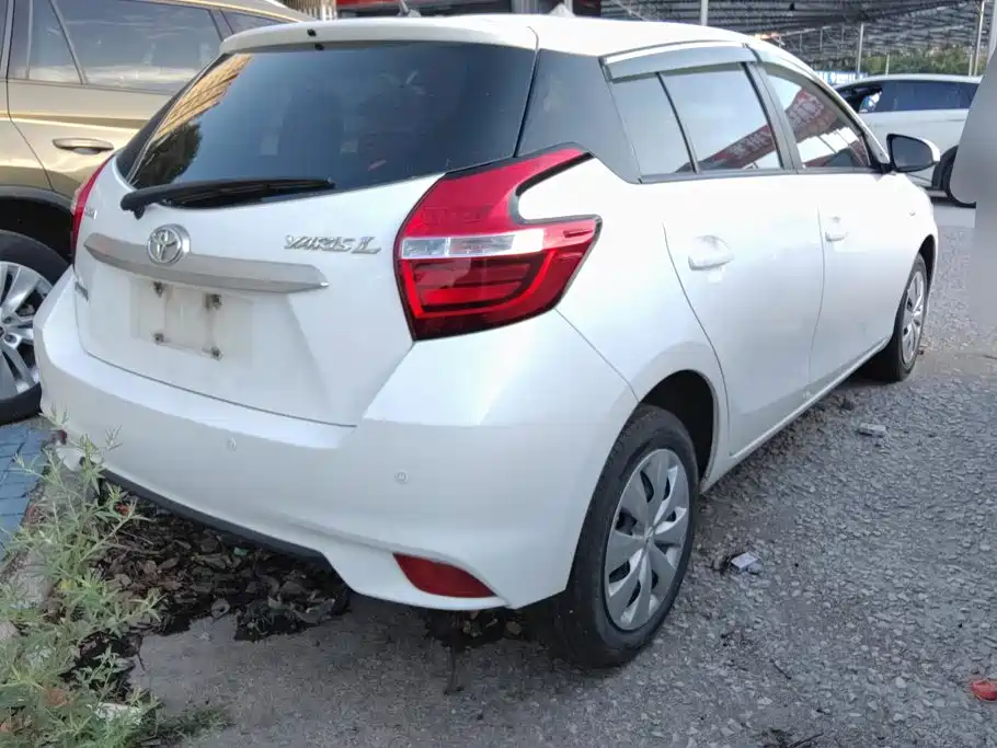 Toyota Yaris L — миниатюра 3