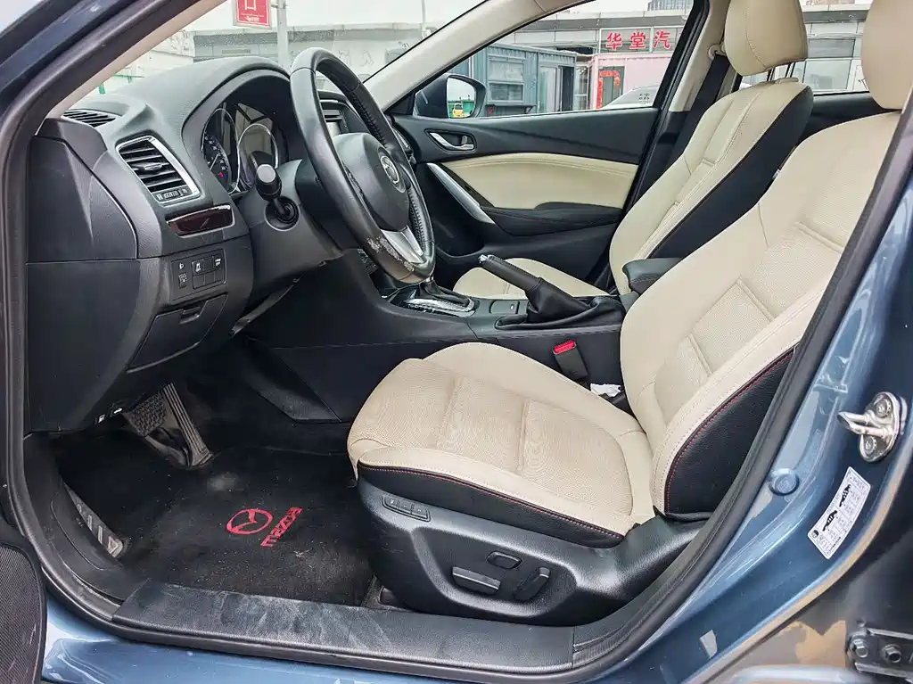 Mazda Atenza 2014 2.0L Luxury