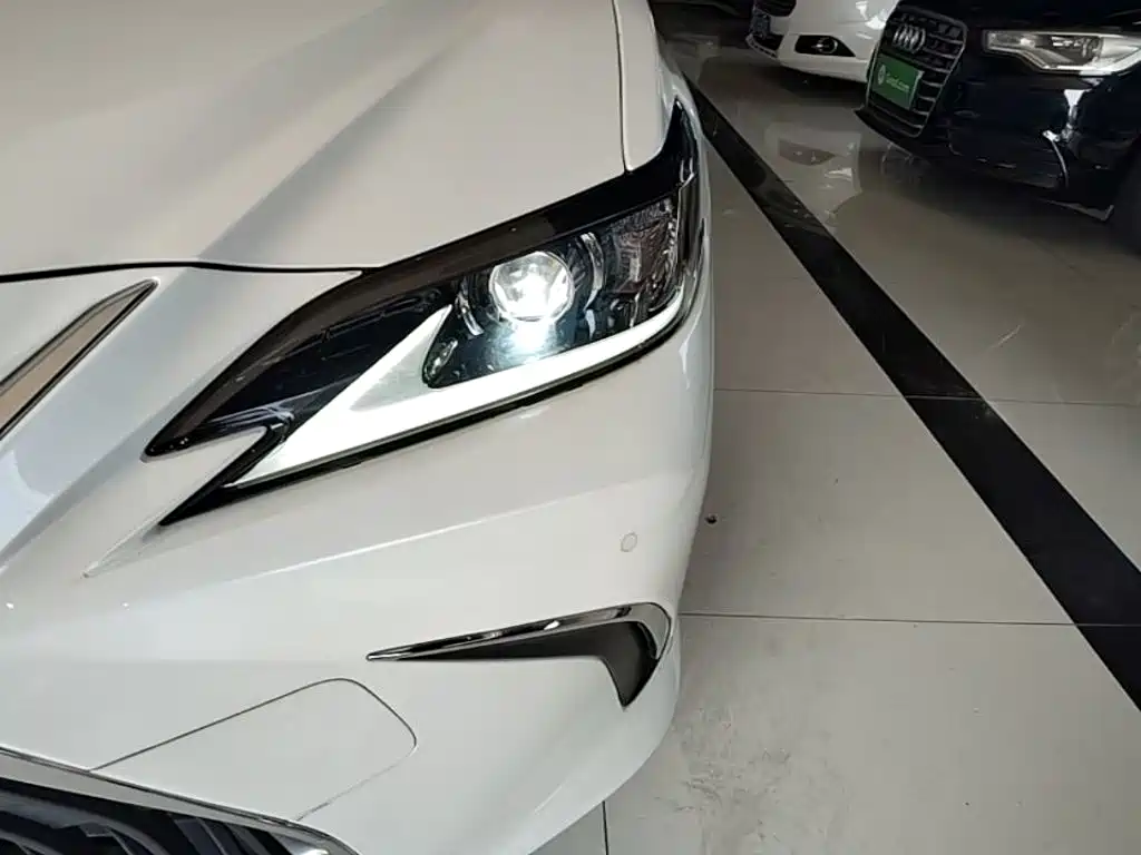 Lexus ES — миниатюра 24
