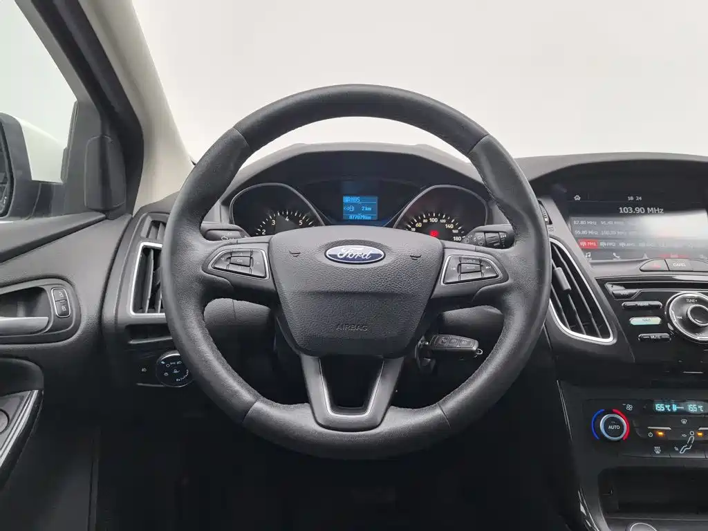 Ford Focus — миниатюра 11