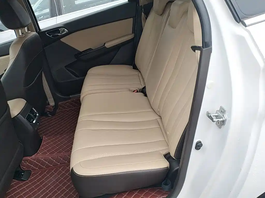 Baojun 310W — миниатюра 17