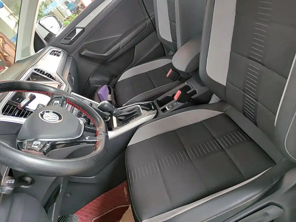 Volkswagen T-Roc — миниатюра 15