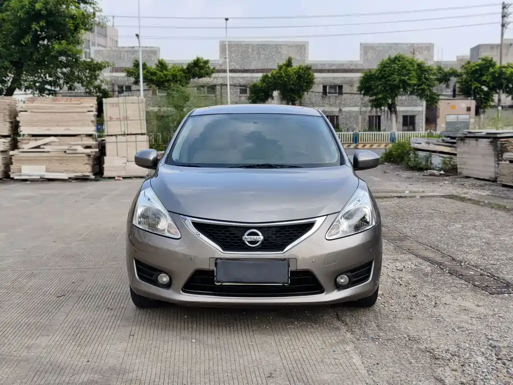 Nissan Tiida — миниатюра 2
