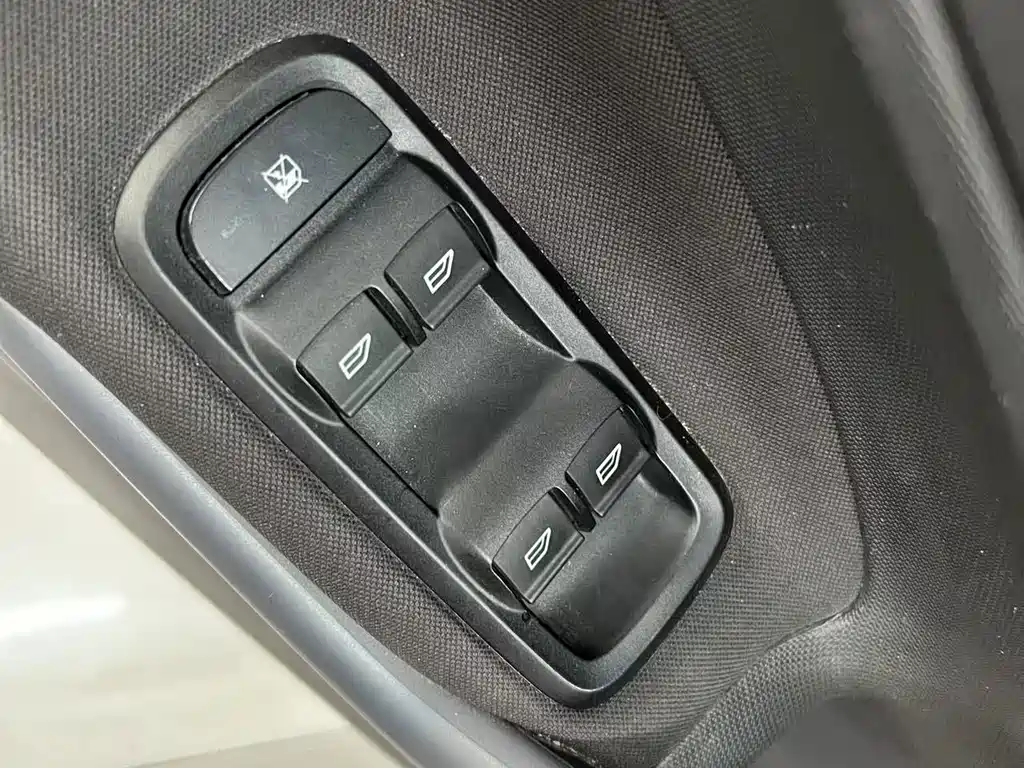 Ford Fiesta — миниатюра 15