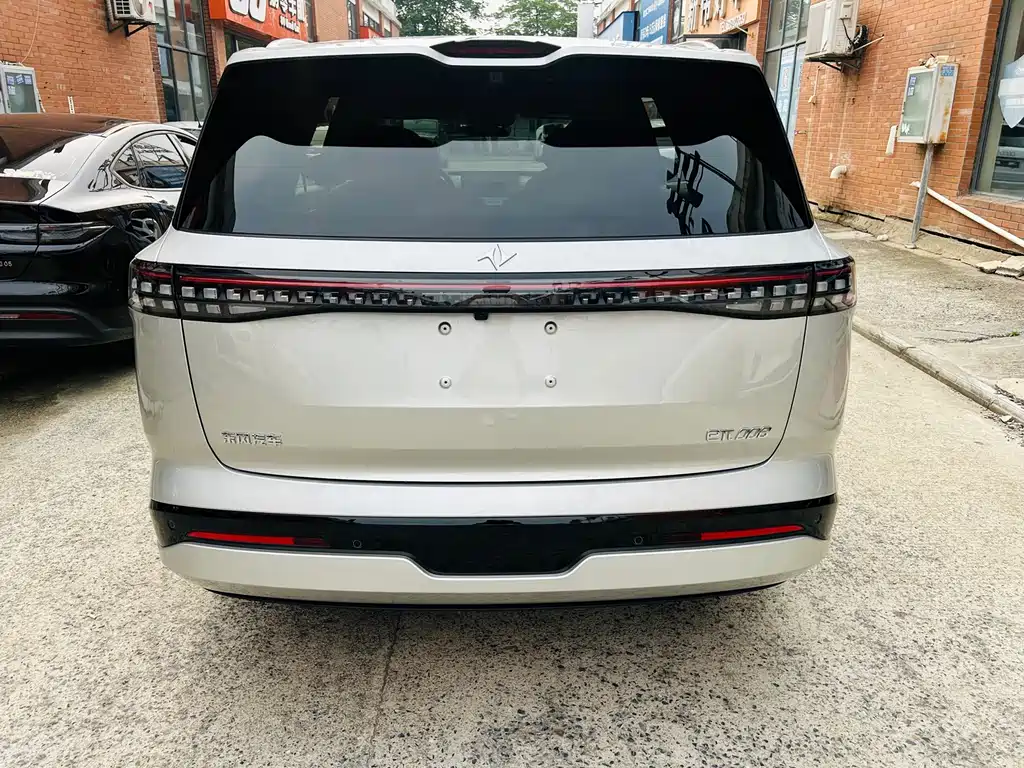 Dongfeng eπ008 2026 мест