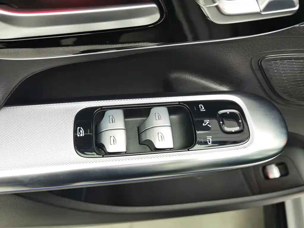 Mercedes-Benz EQE — миниатюра 9