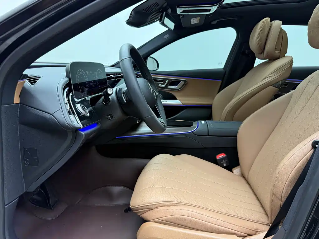 Mercedes-Benz E-Class — миниатюра 16