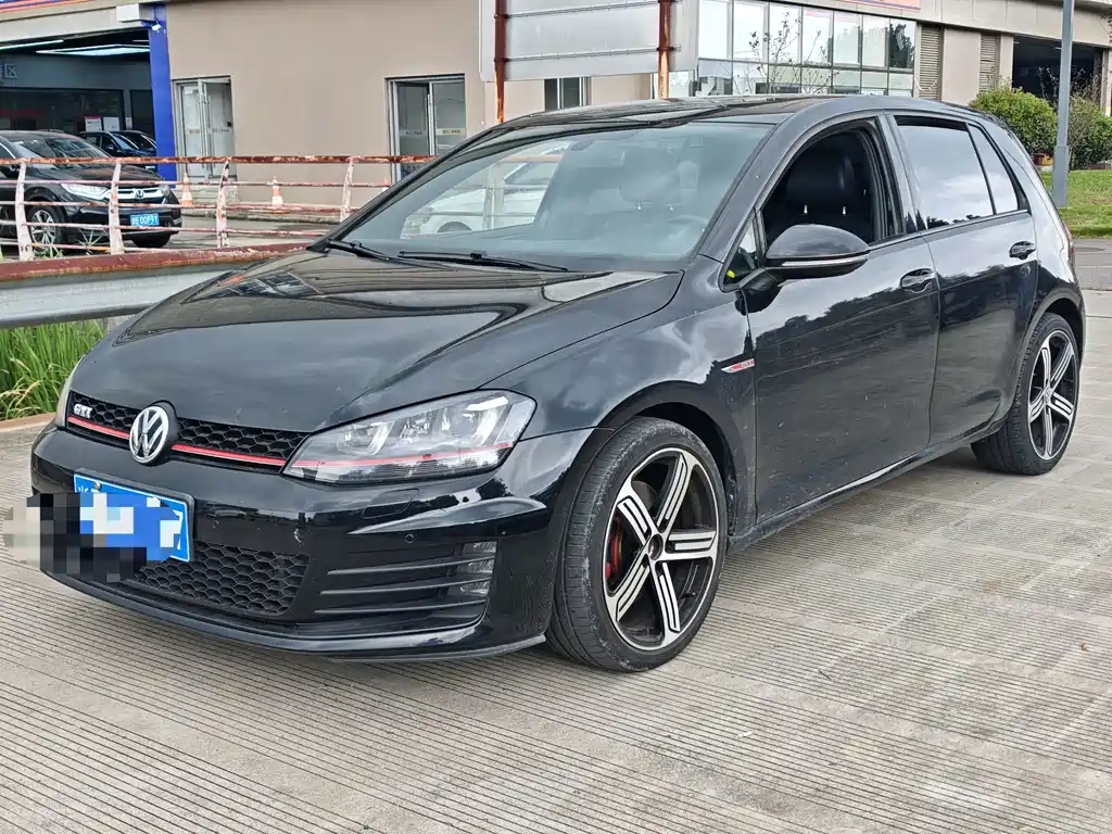 Volkswagen Golf GTI