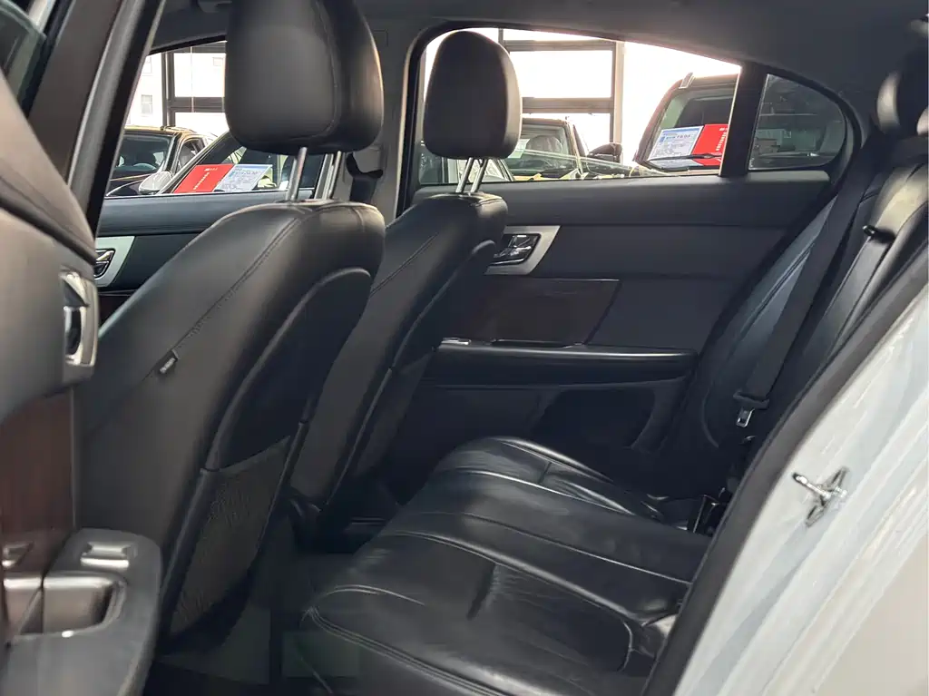 Jaguar XF 2014 XF 2.0T Luxury