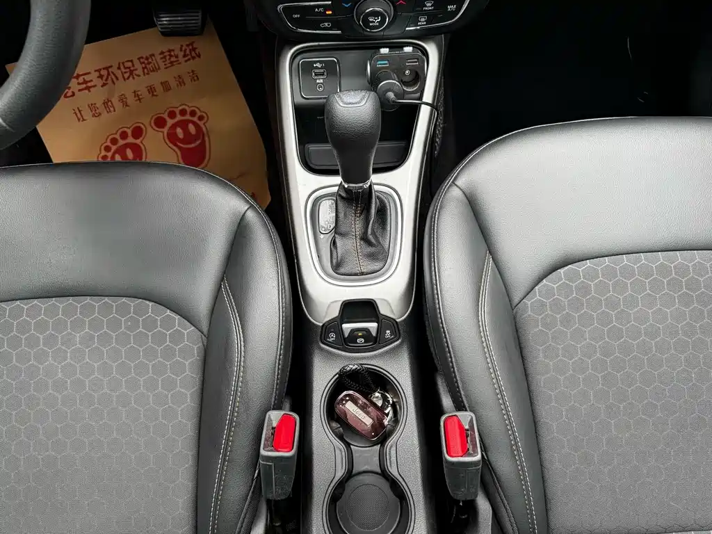 Jeep Compass — миниатюра 14