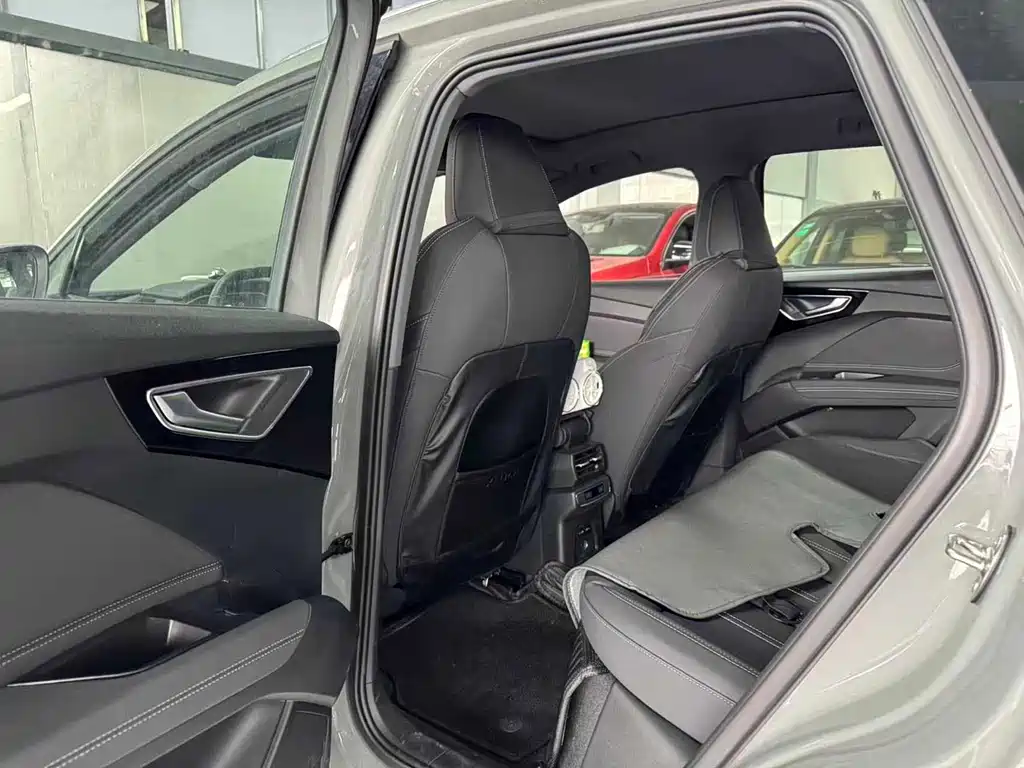 Audi Q4 e-tron — миниатюра 11