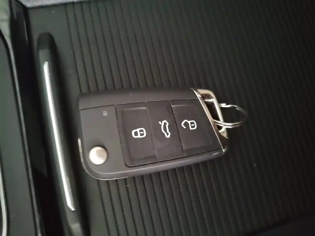 Volkswagen Sagitar — миниатюра 9