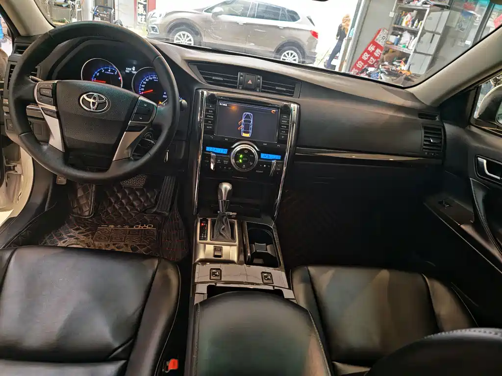 Toyota Reiz — миниатюра 6