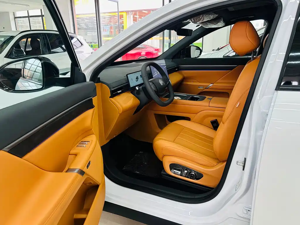 Dongfeng eπ008 2026 мест