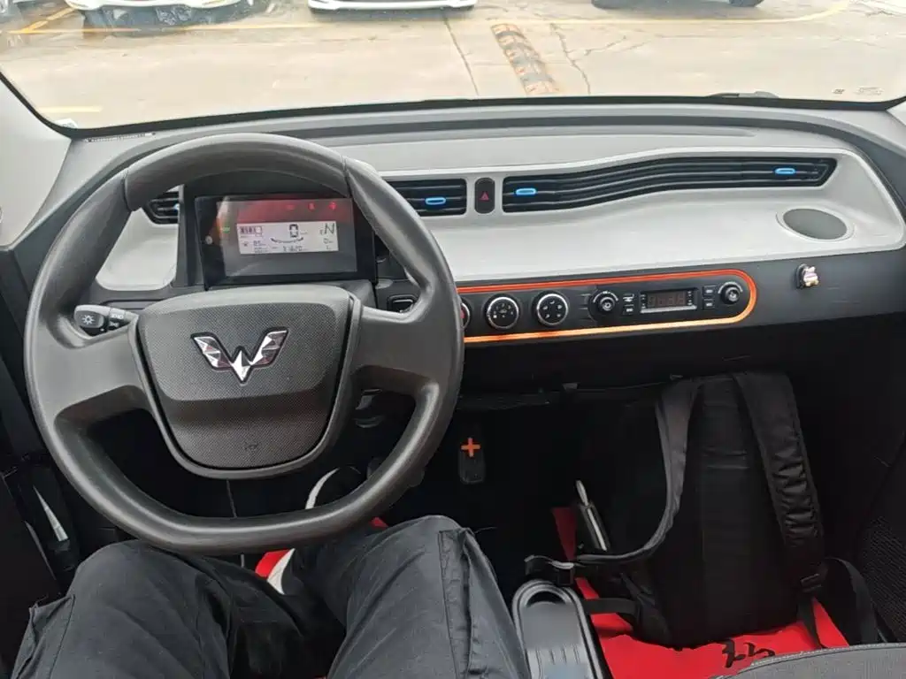 Wuling MINIEV — миниатюра 10