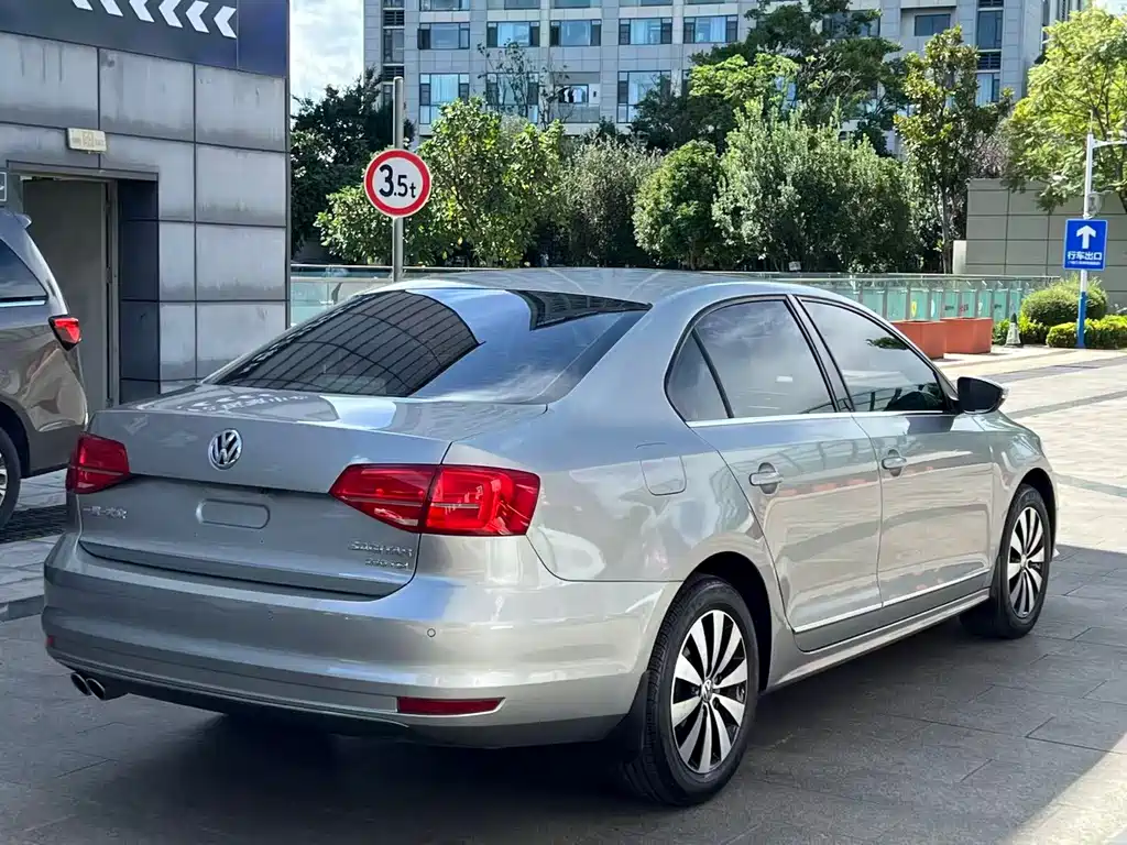 Volkswagen Sagitar — миниатюра 6