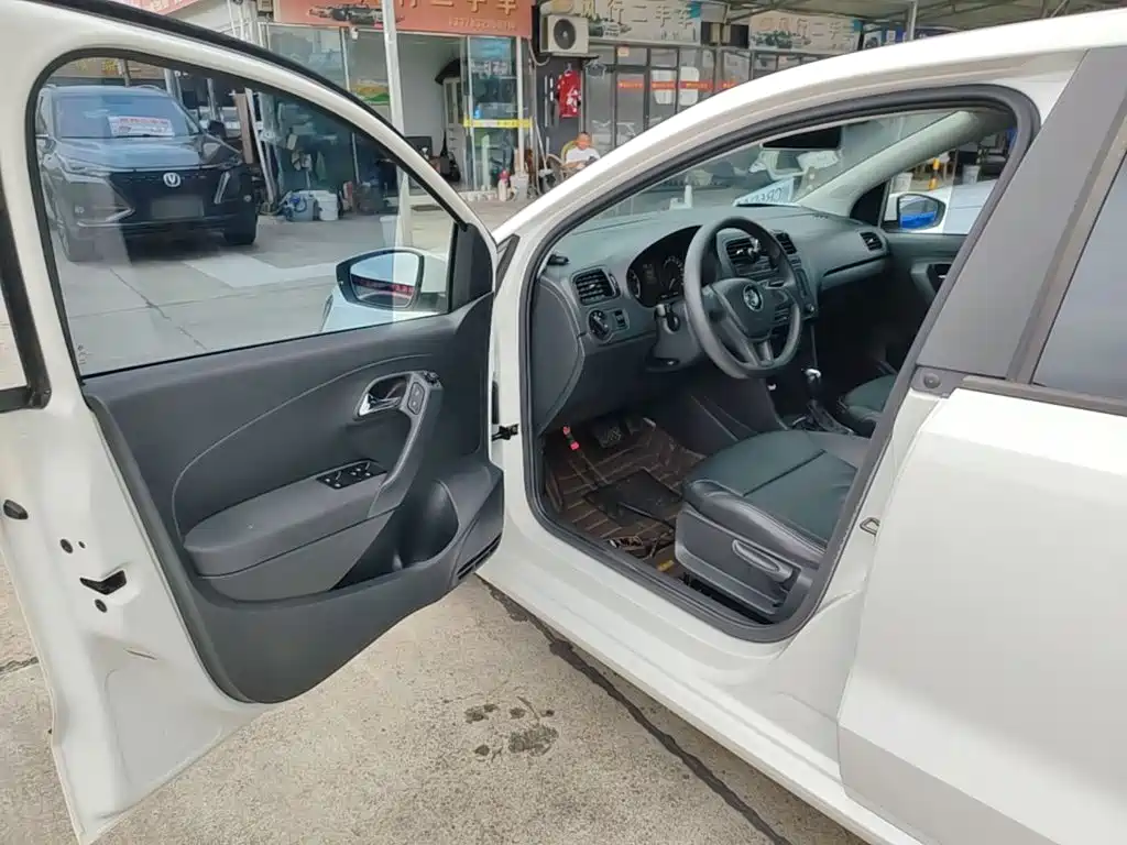 Volkswagen Polo — миниатюра 16