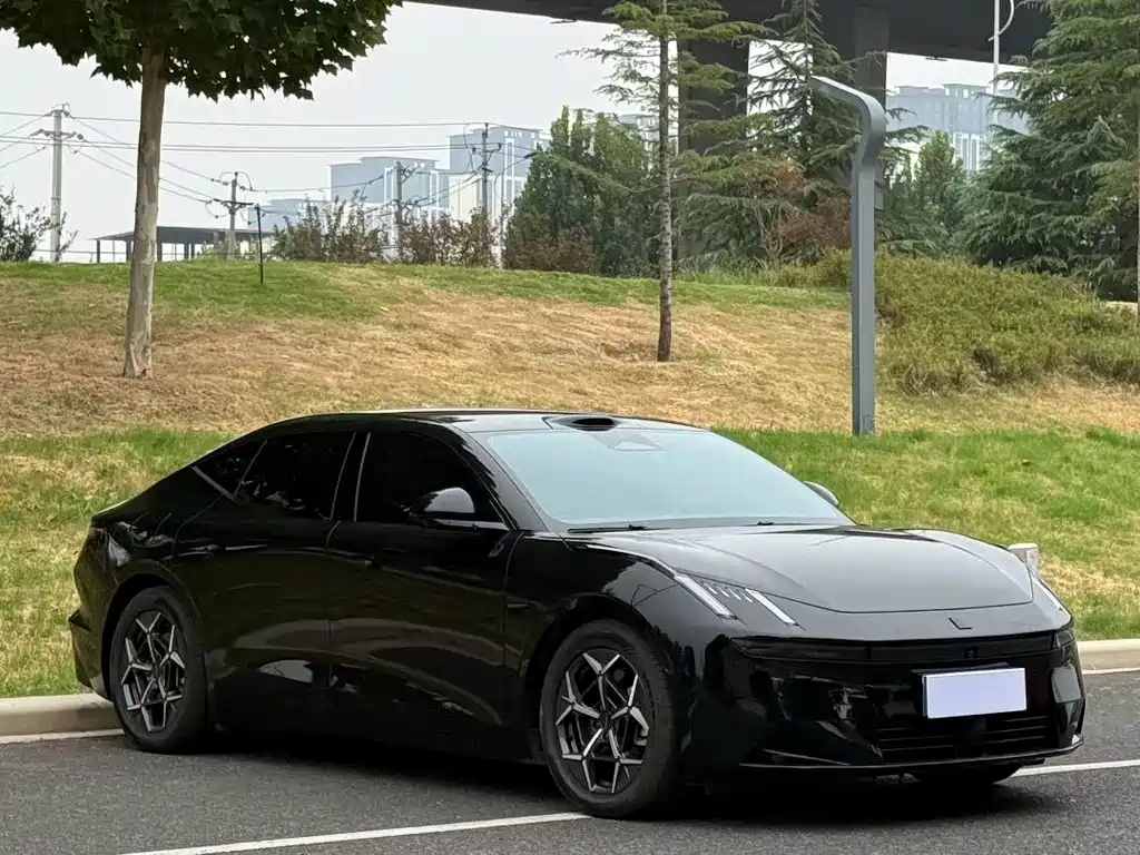 Lynk & Co 10 — миниатюра 3