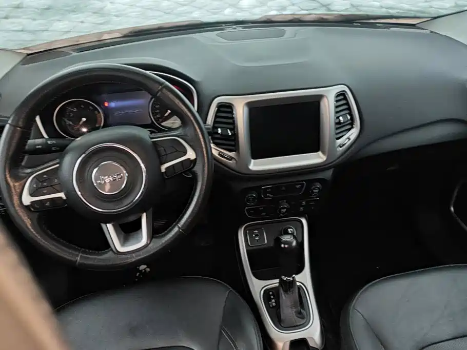 Jeep Compass — миниатюра 12