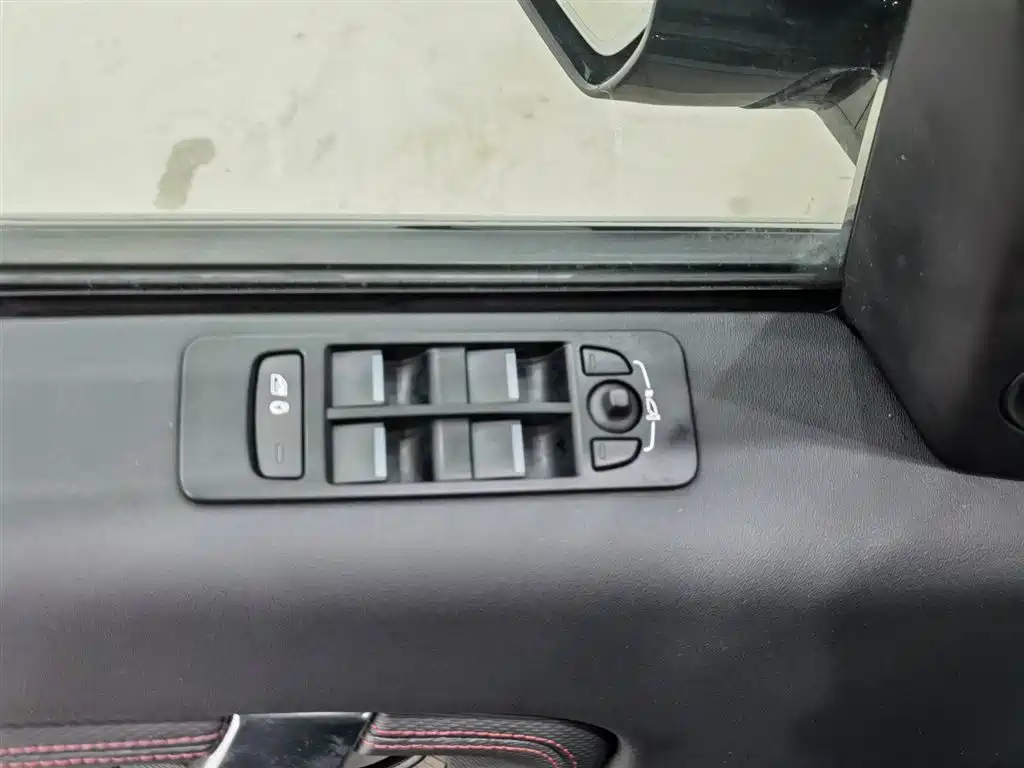 LAND ROVER DISCOVER NEW ENERGY SOURCES FOR SPORTS