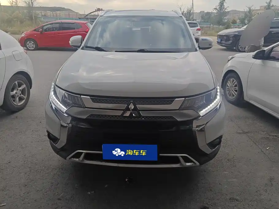 Mitsubishi Outlander — миниатюра 2