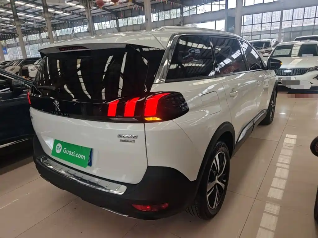 Peugeot 5008 — миниатюра 5