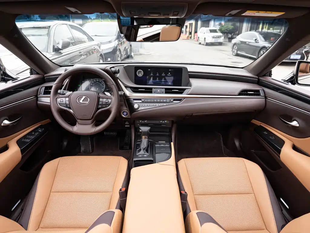 Lexus ES — миниатюра 12