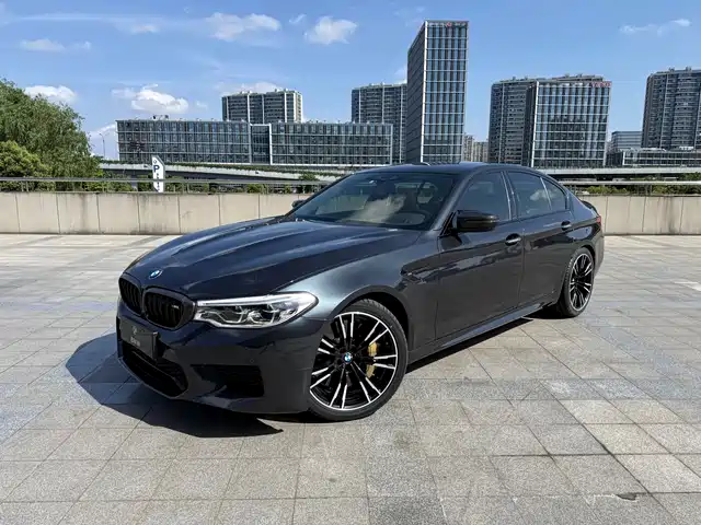 BMW M5