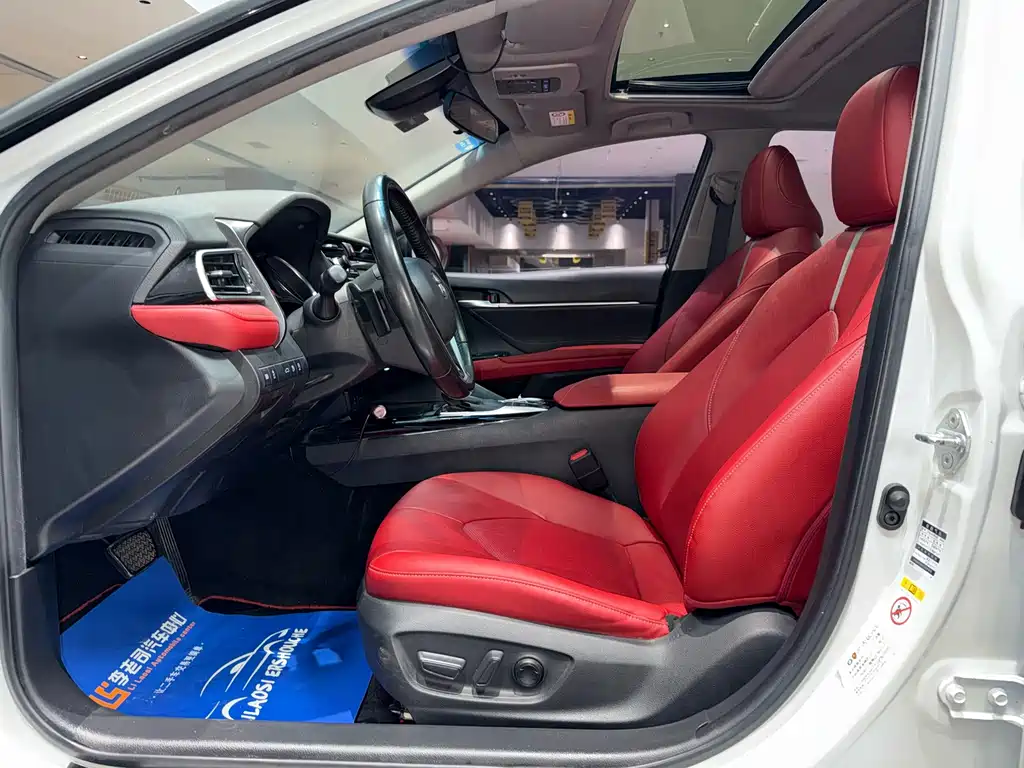 Toyota Camry — миниатюра 7