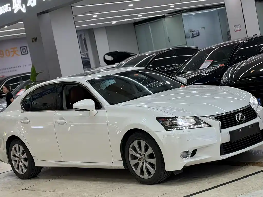 Lexus GS — миниатюра 3