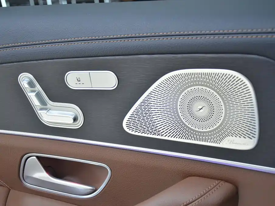 Mercedes-Benz GLS — миниатюра 13