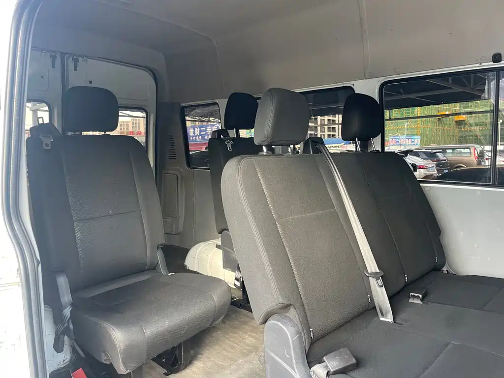 IVECO Daily — миниатюра 11