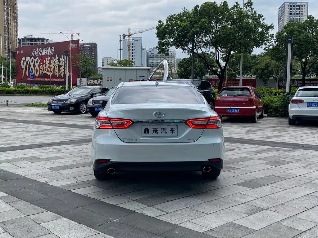 Toyota Camry — миниатюра 17