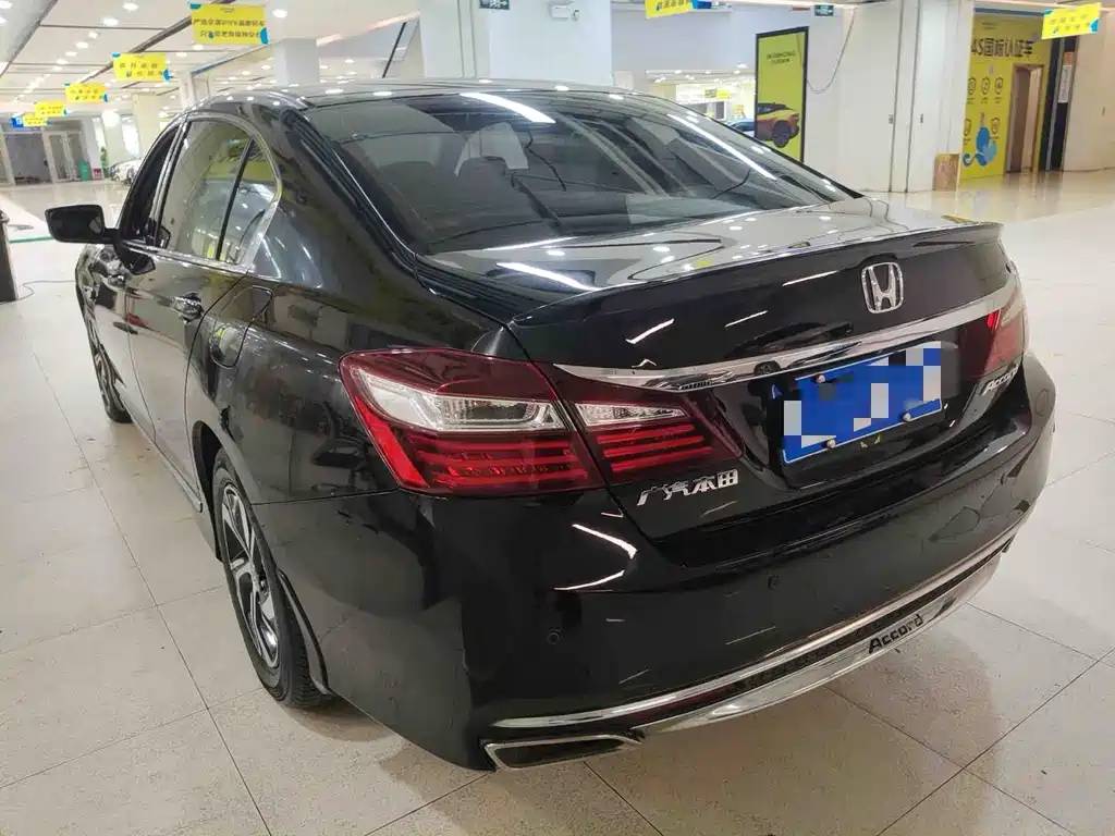Honda Accord — миниатюра 7