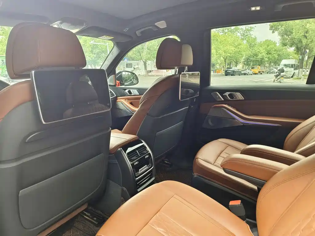 BMW X7 — миниатюра 7