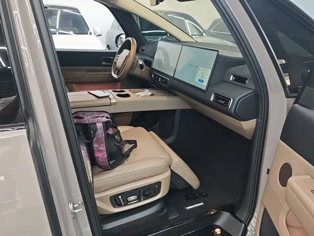 Li Auto Li MEGA — миниатюра 25