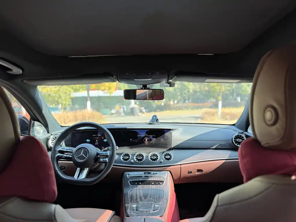 MERCEDES-BENZ E CLASS