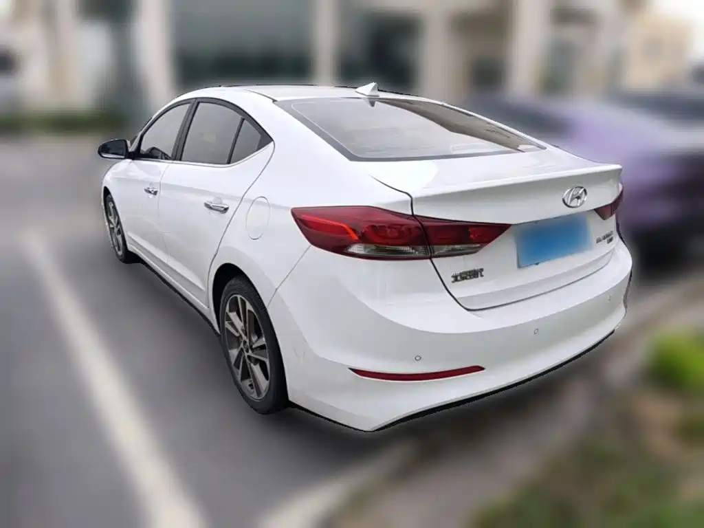 Hyundai Elantra — миниатюра 25