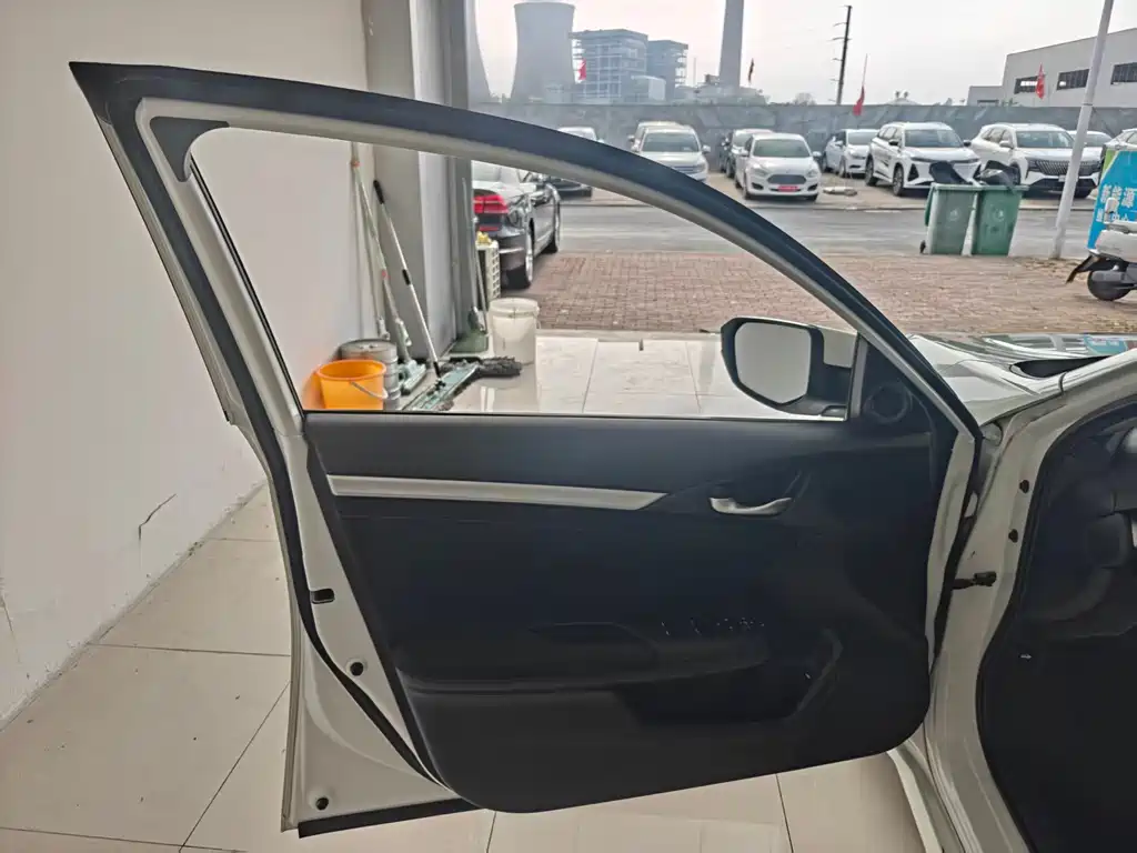 Honda Civic — миниатюра 4