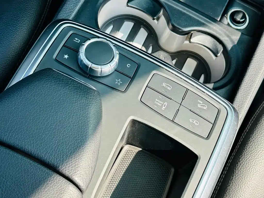 Mercedes-Benz M-Class — миниатюра 21