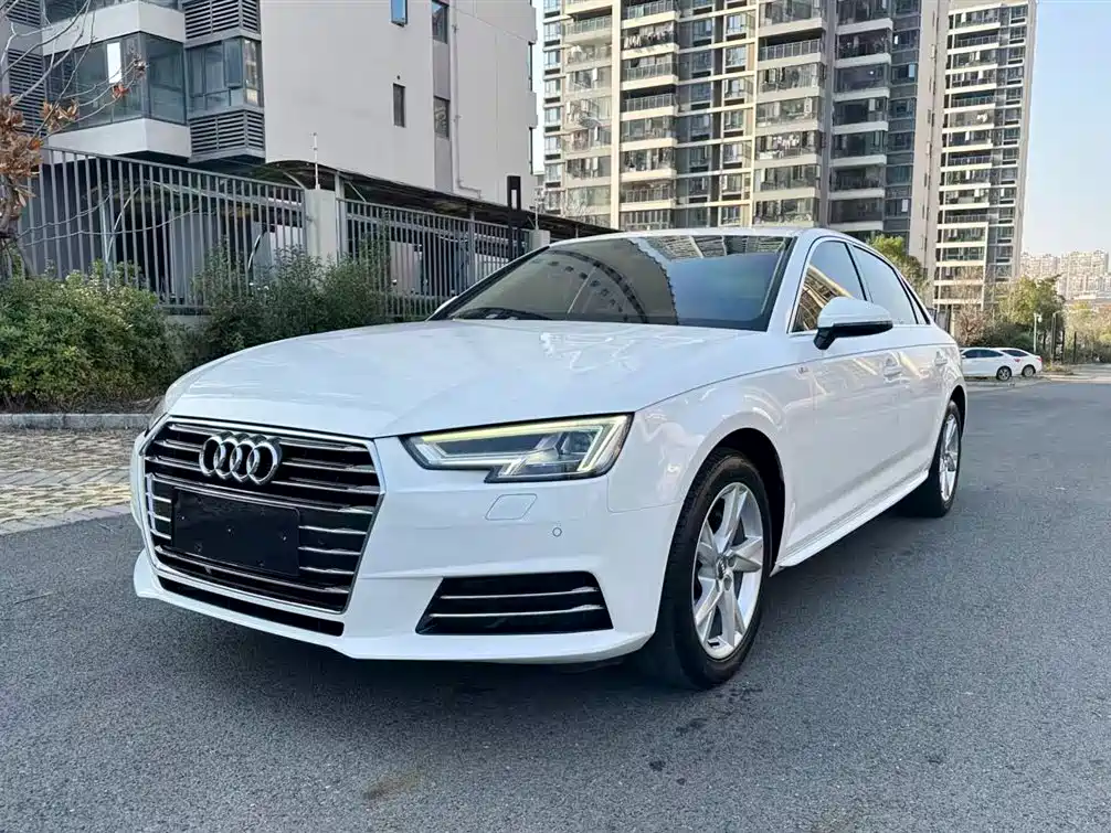 Audi A4L 2018
